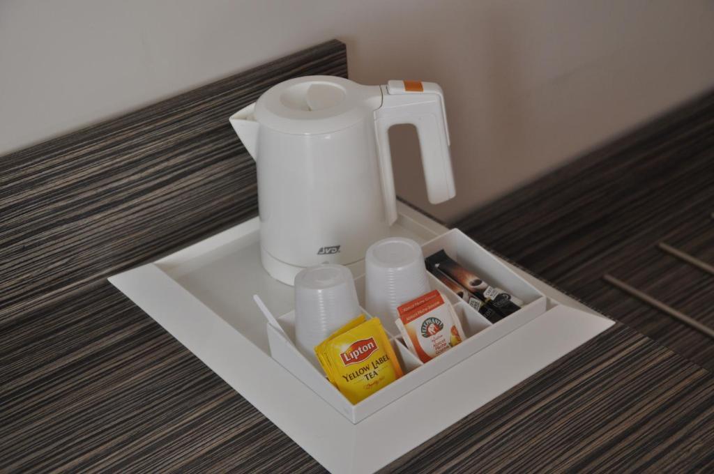 Hotel Caiman Pierrelatte Room photo